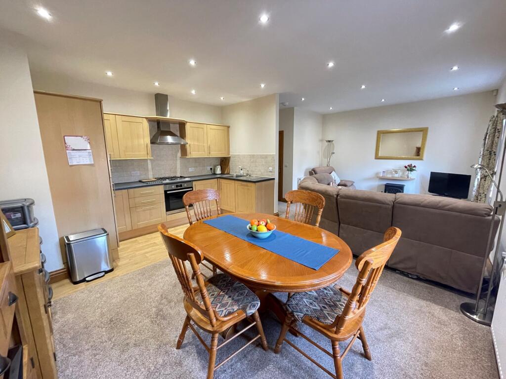 OPEN PLAN LIVING KITCHEN