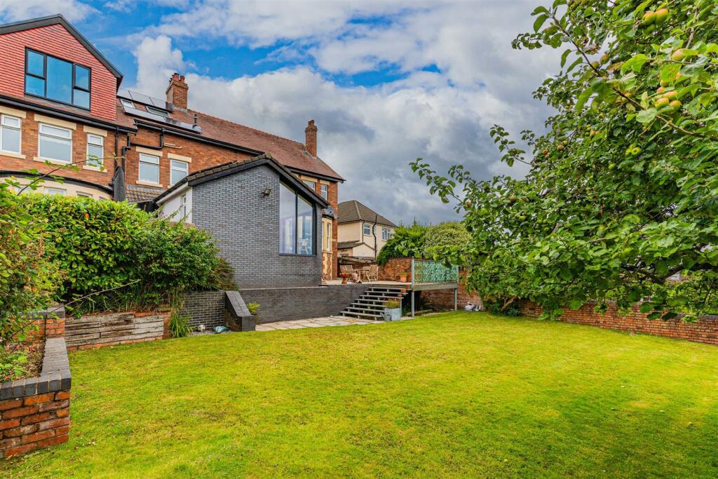 Dorchester Avenue 30-25.jpg