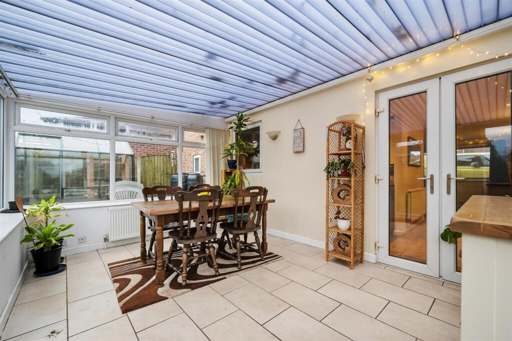 Conservatory - dining.jpg