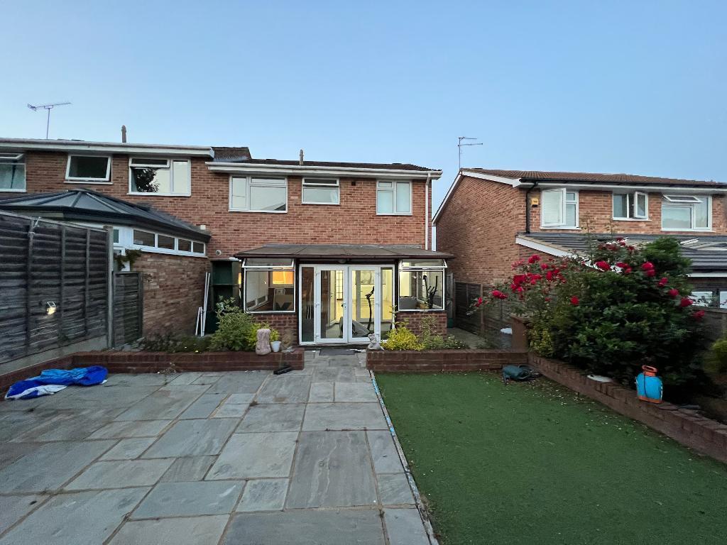 Low maintenance garden 