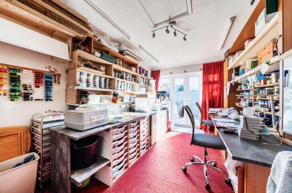 1381281-6-69204b357eb6f