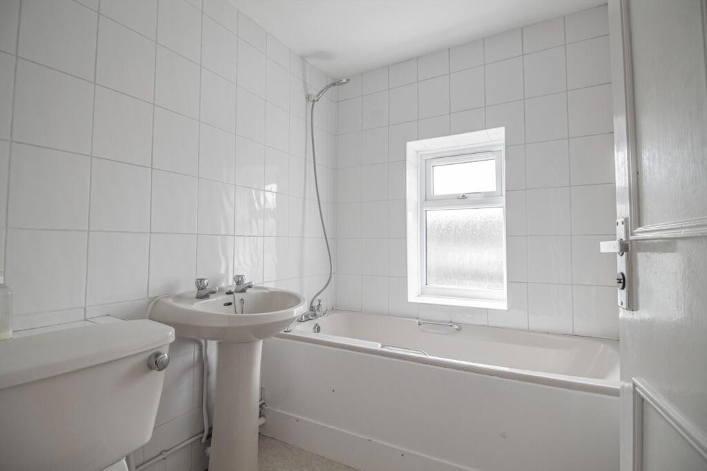 20 Sicklesmere Road [Bathroom] 01.jpg