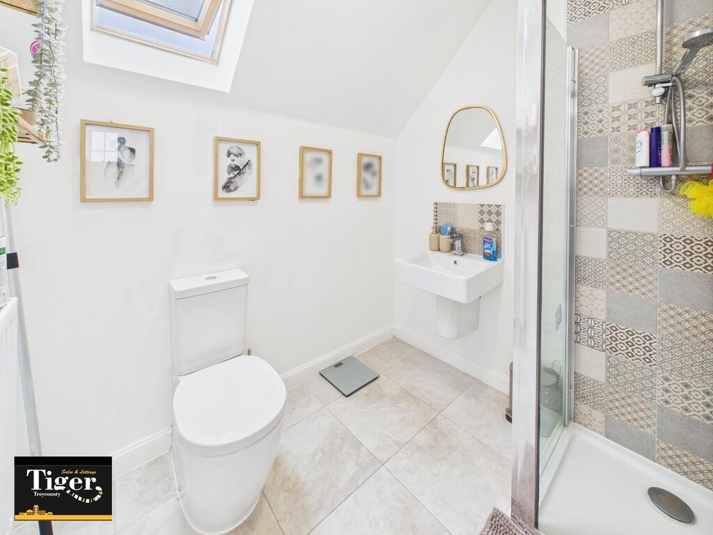 CAM02176G0-PR0684...