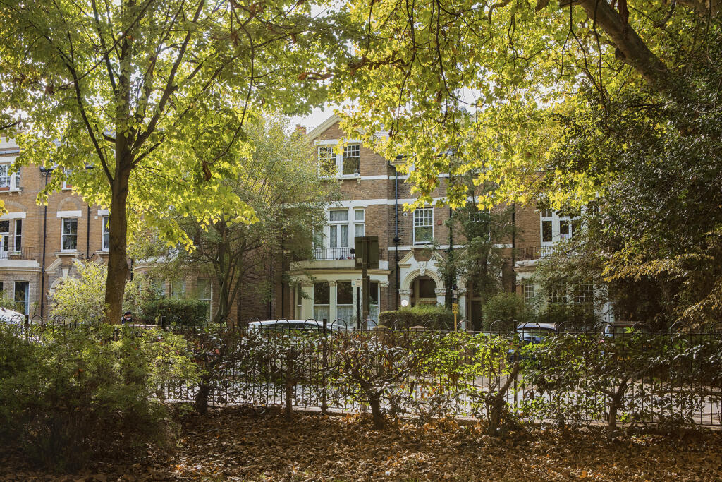 142991 - 220928 TMH 24A Lewisham Park, London_H...