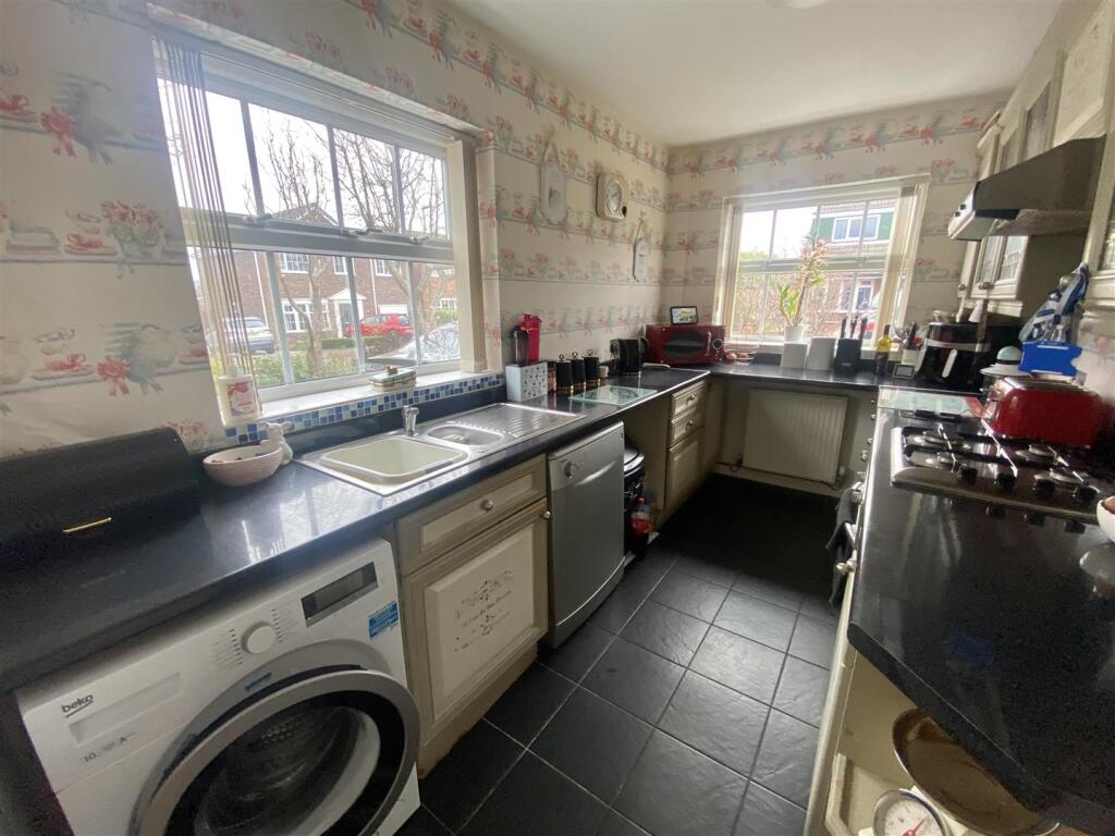 Bramleys Estate Agents - Fernhurst Close - Mirfiel