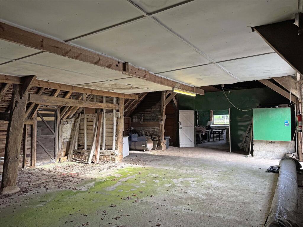 Costrong Barn