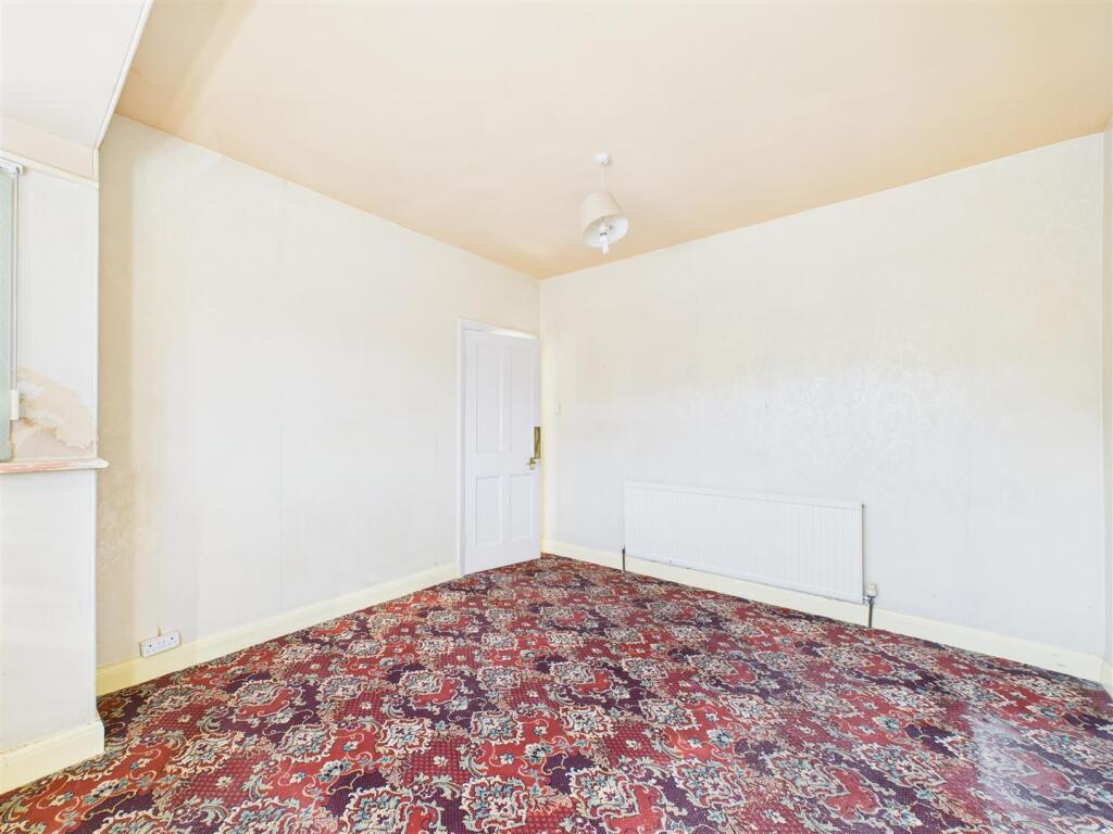 CAM05549G0-PR0074-STILL029.jpg