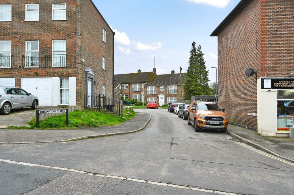 5-brompton-close-bn1 (13).jpeg