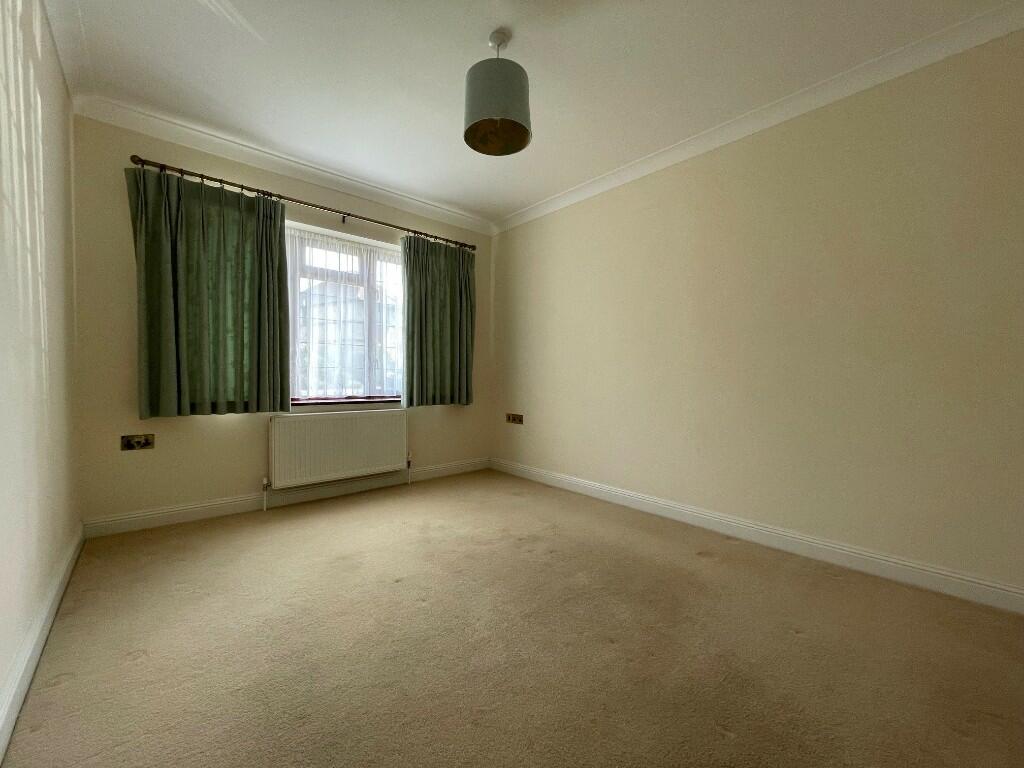 Dining room/bed 4