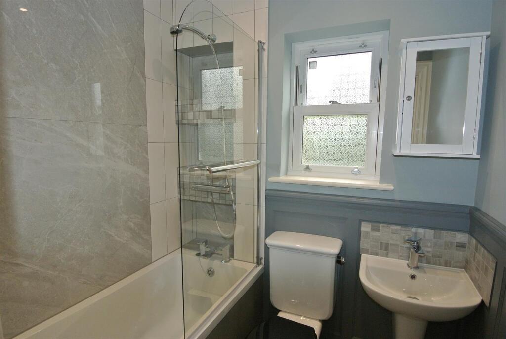 Family Bathroom.JPG