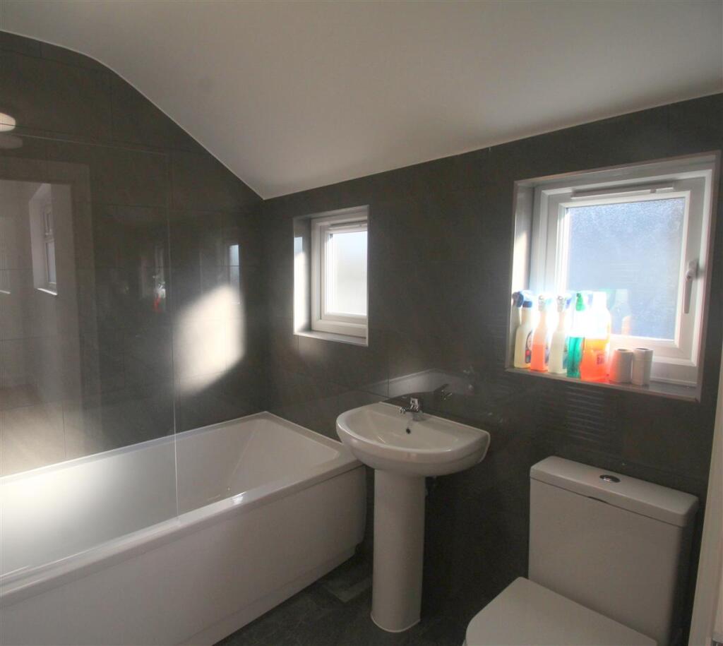 bathroom - Copy.jpg