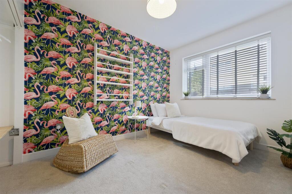 1 Dudsbury Court-3.jpg