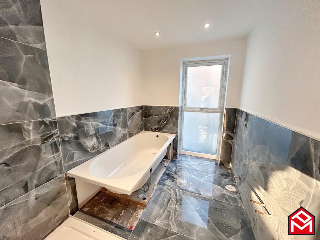 En-Suite Bathroom