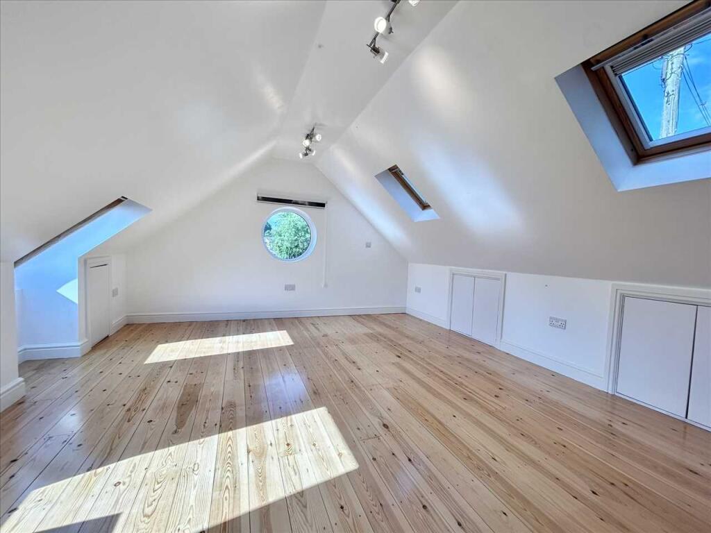 STUDIO OFFICE