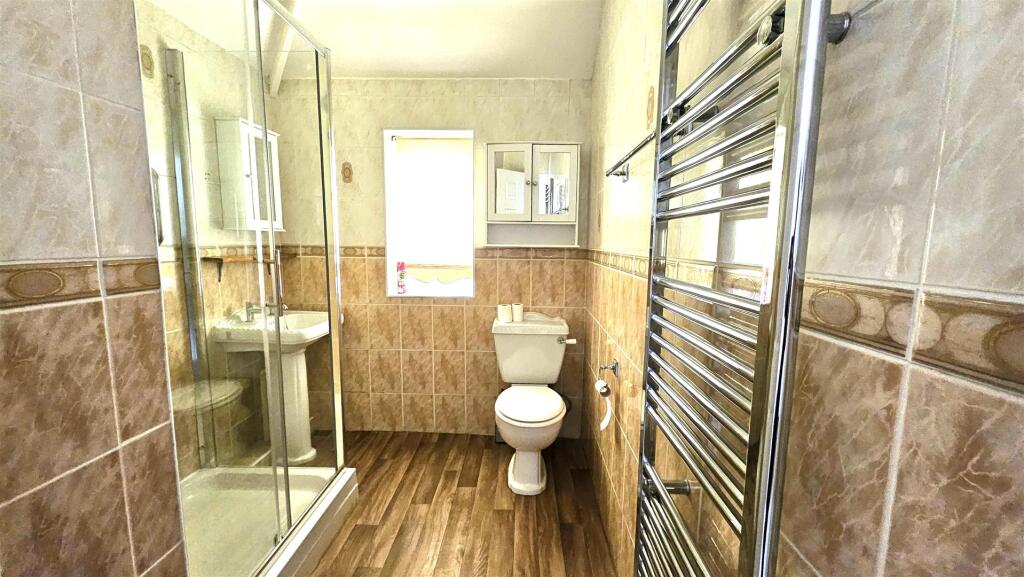 Shower Room.jpg