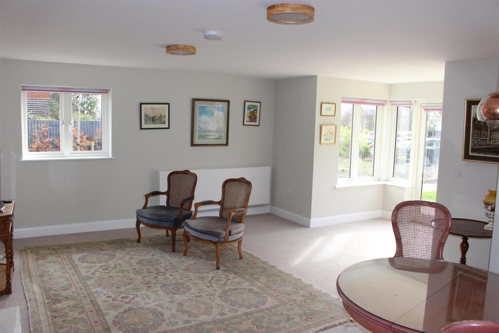 Superb Open-Plan Living Dining Kitchen