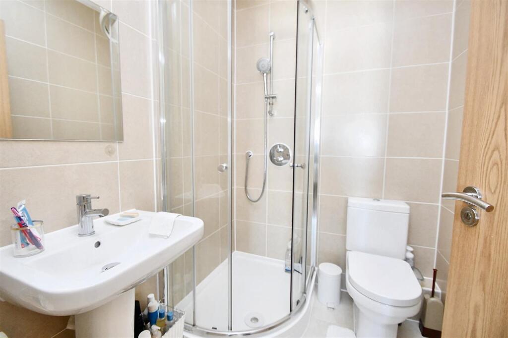 ENSUITE SHOWER ROOM