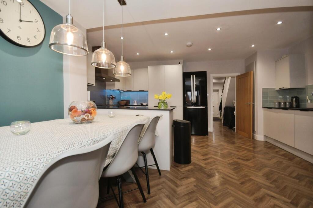 KITCHEN DINER 06.jpg