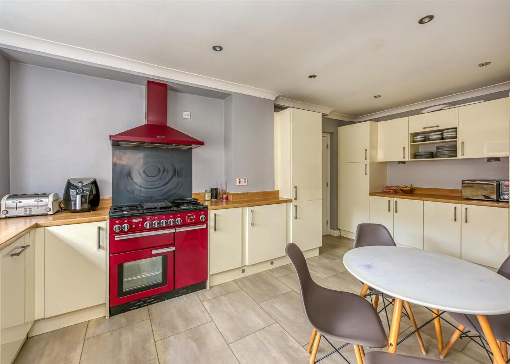 2 Heath House Drive-kitchen2.jpg