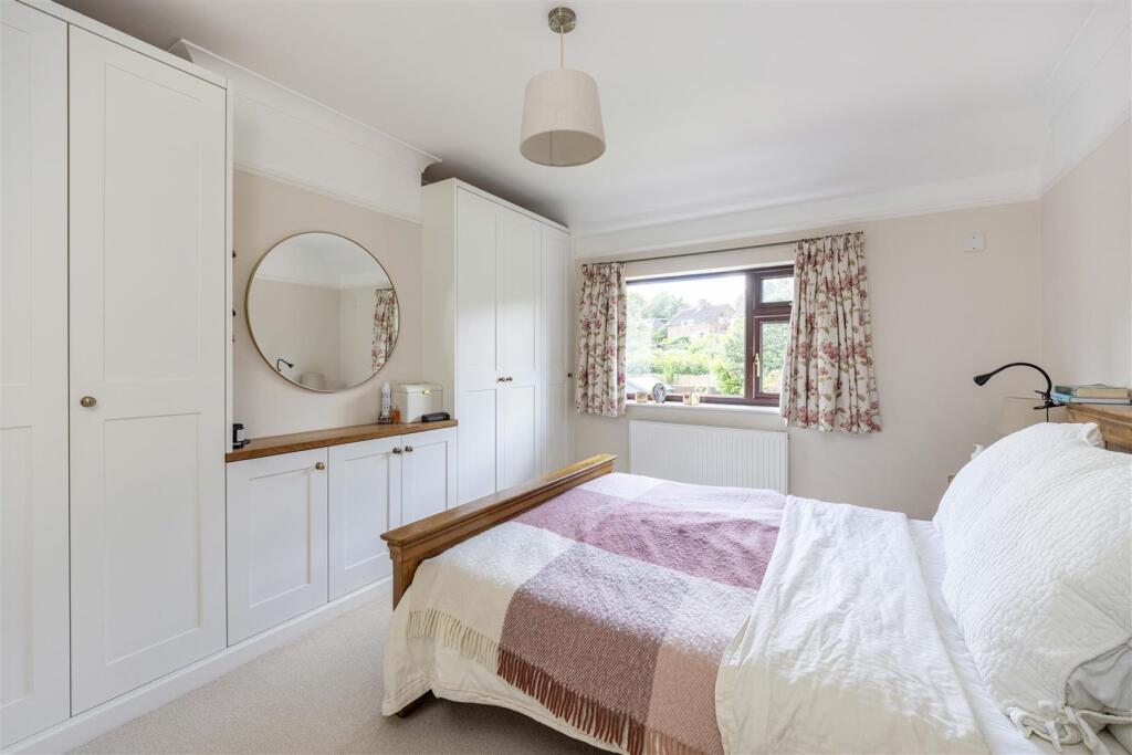 33 Irwin Road Guildford GU2 7PW-23.jpg