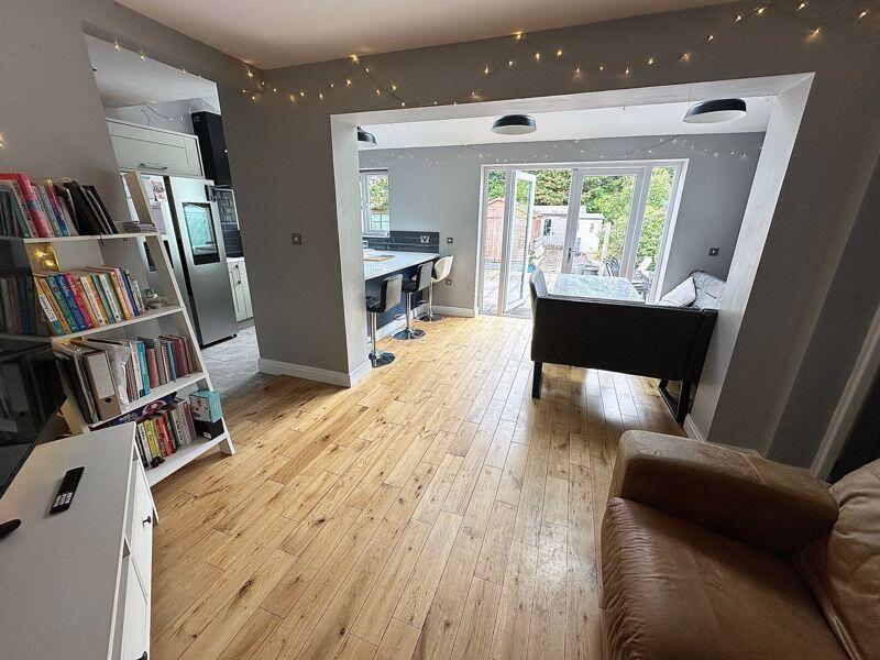 Kitchen/ Family Room