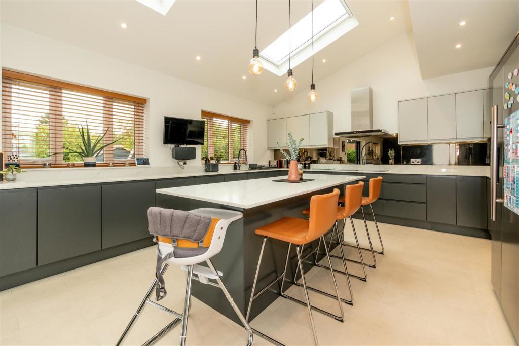 Open Plan Living &amp; Dining Kitchen Aspect 6.jpg