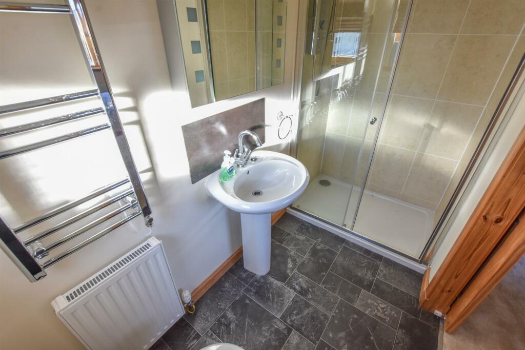 BEDROOM ONE EN-SUITE-2.jpg