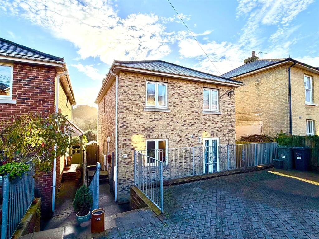 Clatterford Road, Newport