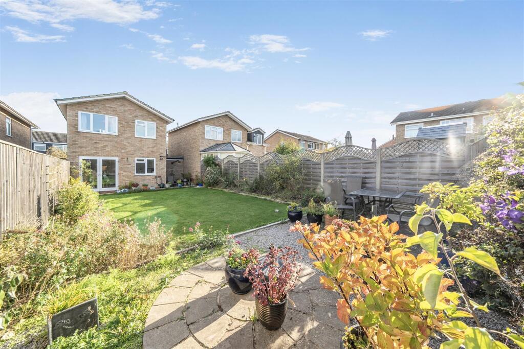 14 Oak Close, Towcester (18).jpg