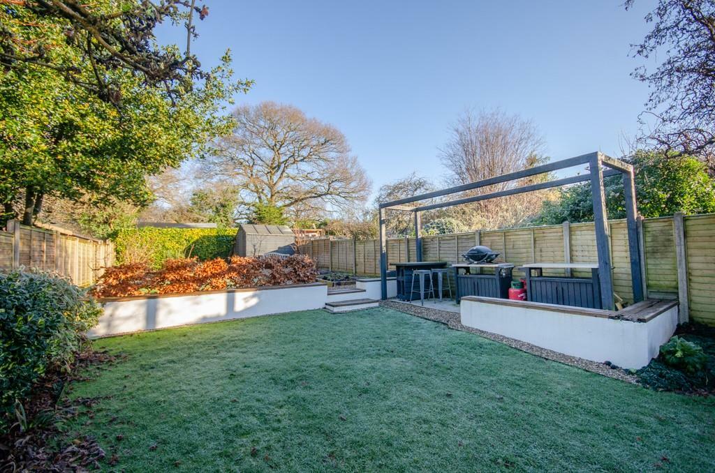 Rear garden pic 2.jpg