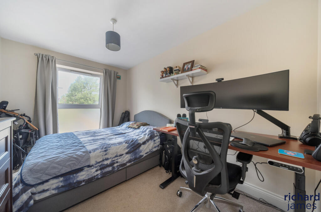 80652938f65b4f77943a79aa02ae9b33