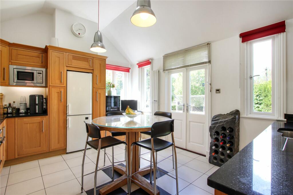 Kitchen/Breakfast Rm