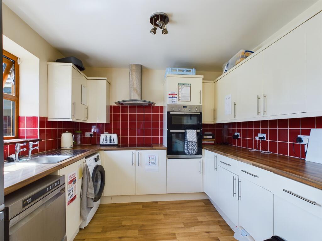 CAM02519G0-PR0134-STILL007