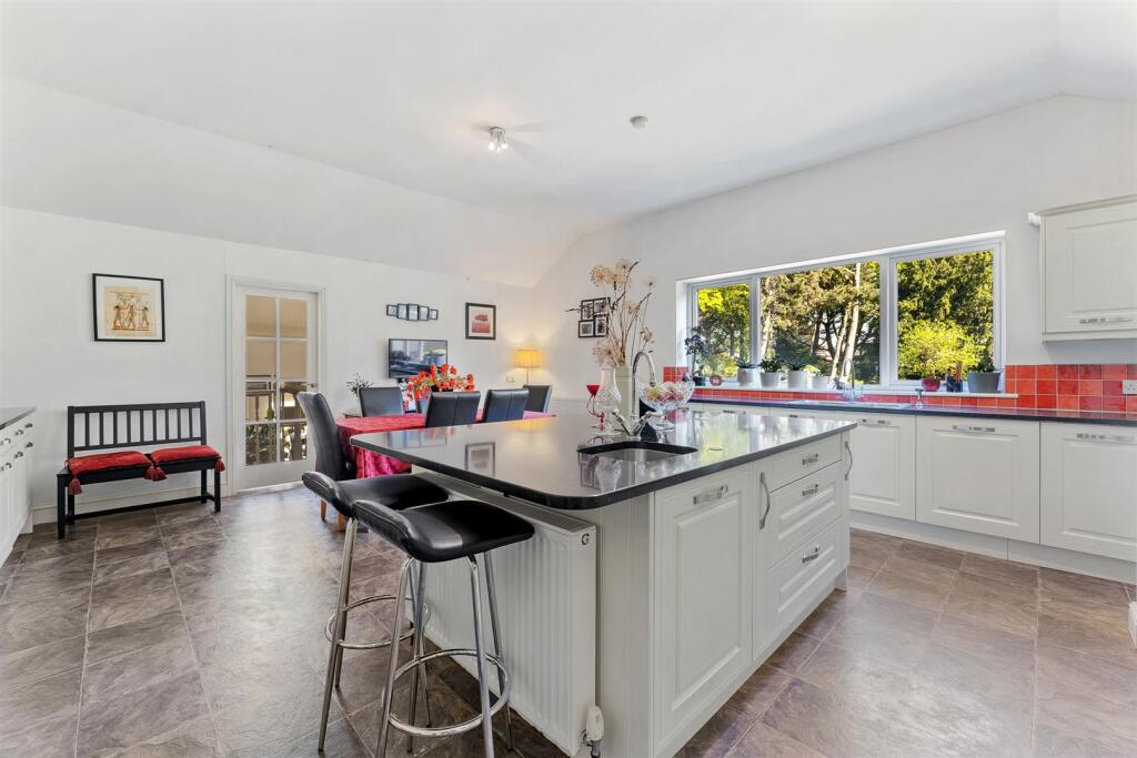 Breakfast Kitchen 4