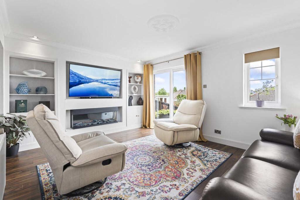 8 Fowler Cresent,...