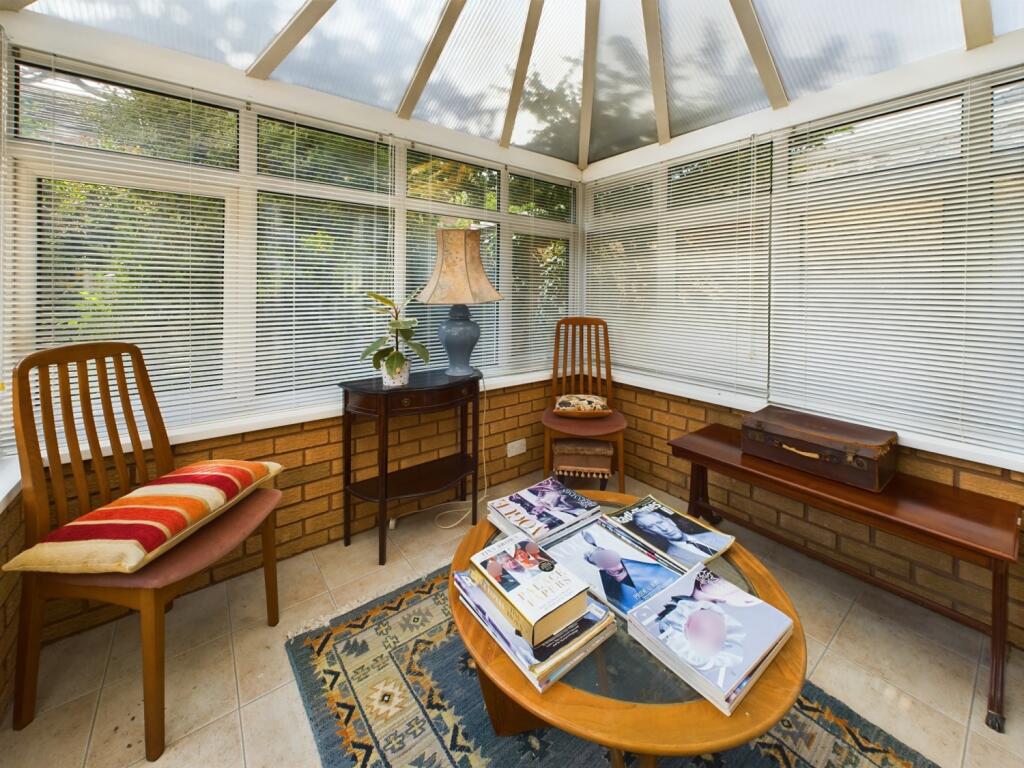 CAM02386G0-PR0074-STILL036