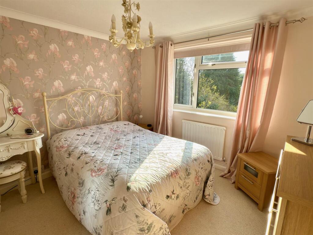 BED 2.jpg