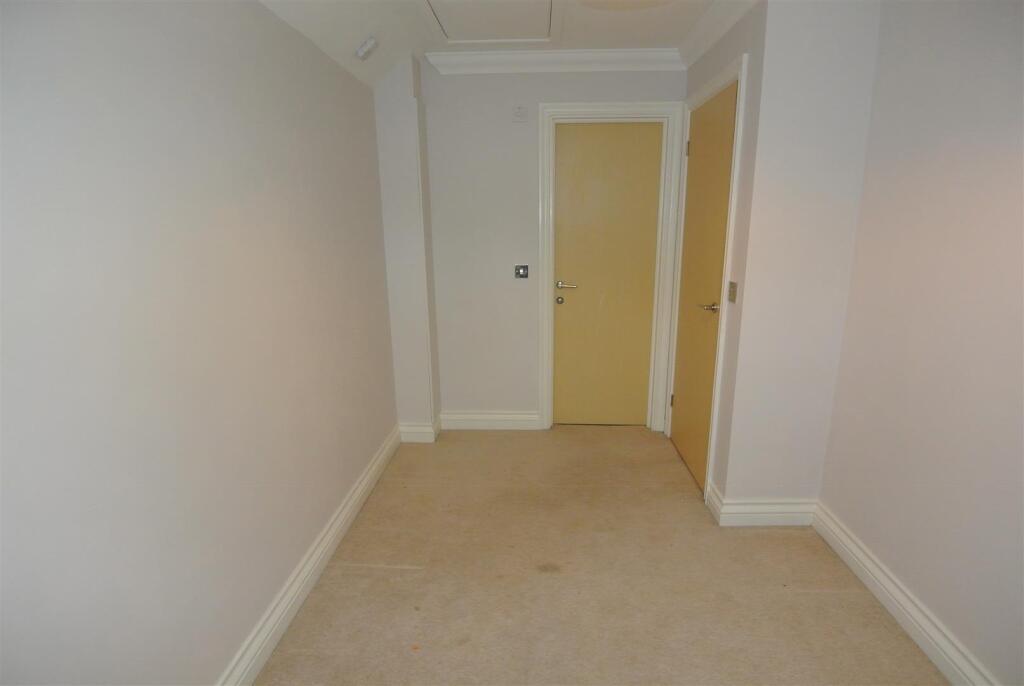 Bedroom 2c.JPG