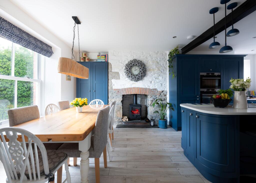 6825fe2b57fb6_Hill View-23