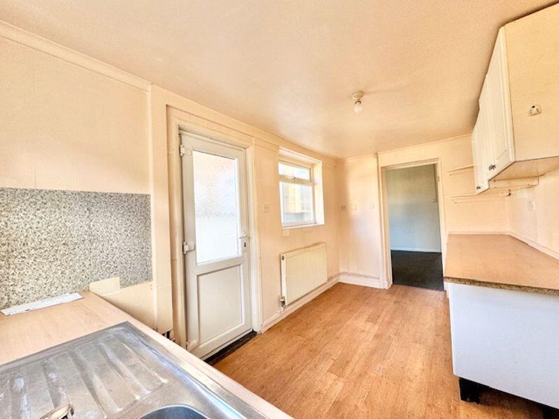 Kitchen alt view