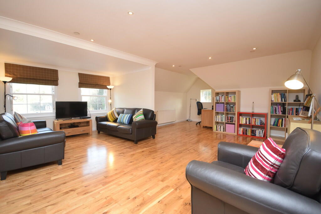 LOUNGE 2