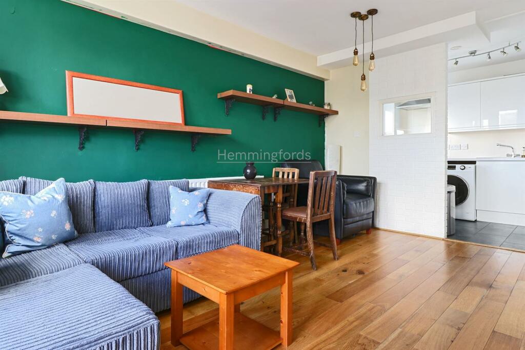 03-59b379955 Am HMF 42 Laburnum Court, Laburnum St