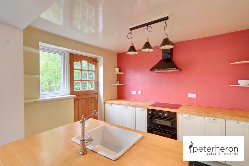 Breakfasting Kitchen