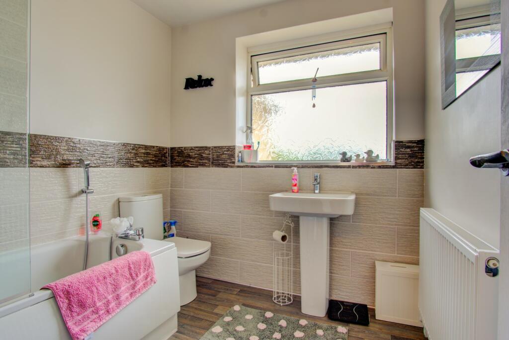 Family Bathroom.