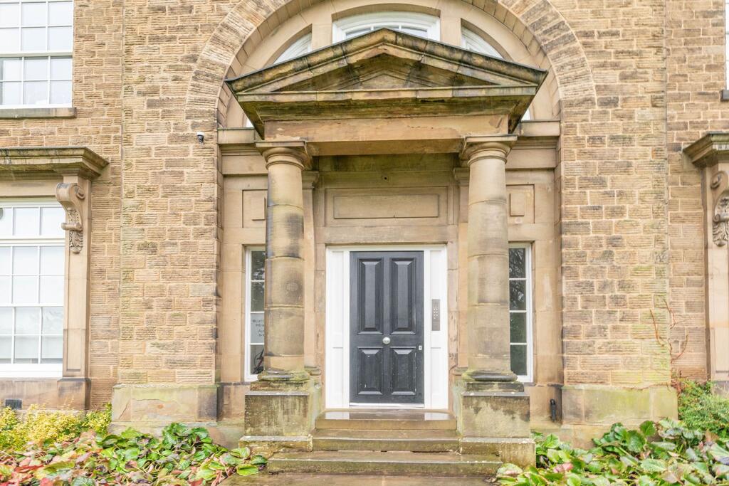 COMMUNAL RECEPTION HALLWAY