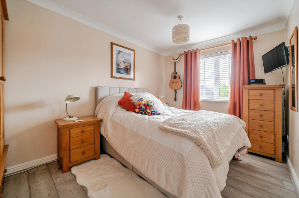 1332803-16-688b54...