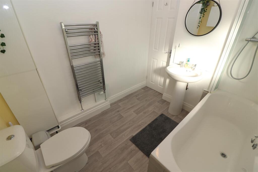 Ground Floor Bathroom / WC