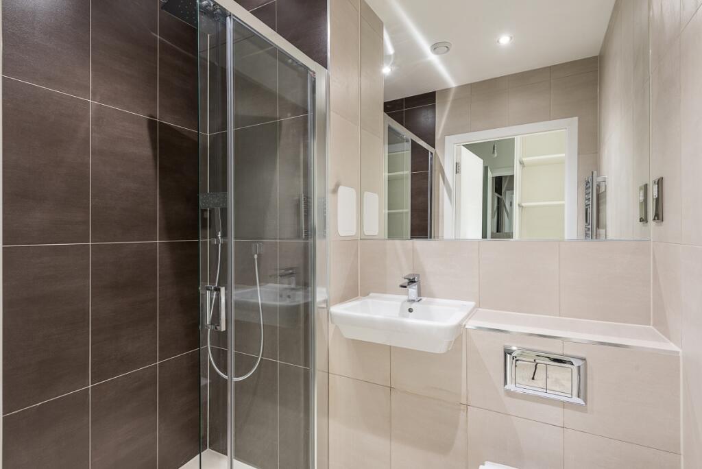 -Olivia-Court-043...