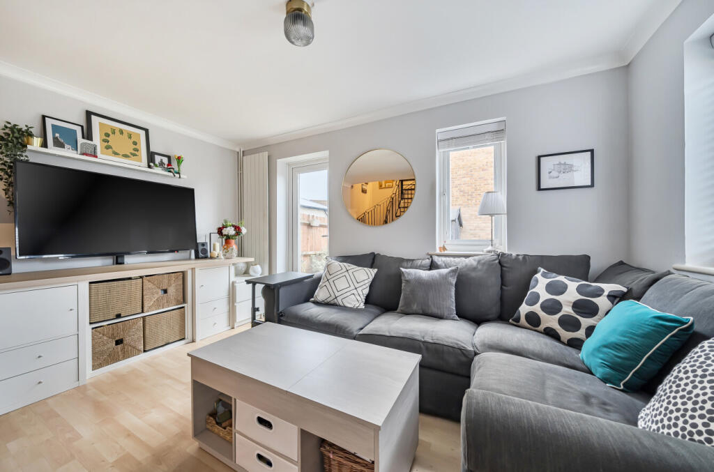 1394046-4-694a8e4...