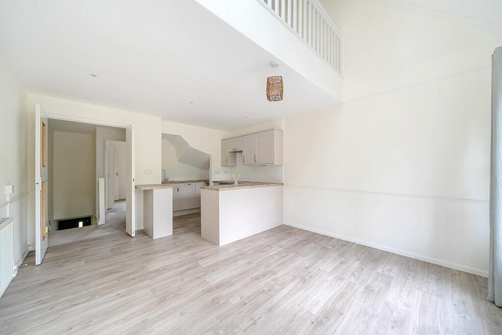 1298365-14-682daf...